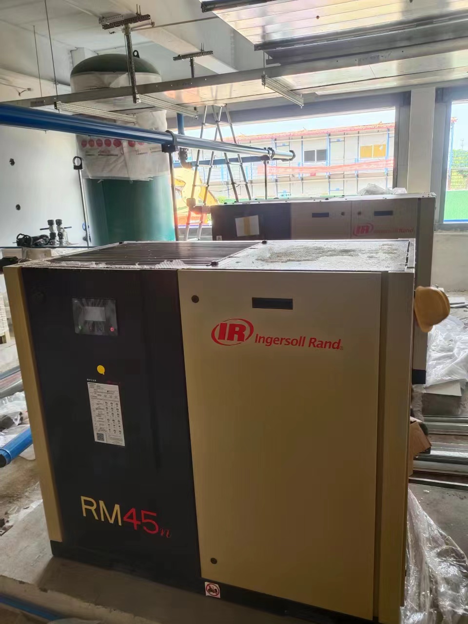 常州某电子公司使用英格索兰RM55i和RM45n-A螺杆式空压机及后处理系统 常州某电子公司使用英格索兰RM55i和RM45n-A螺杆式空压机及后处理系统